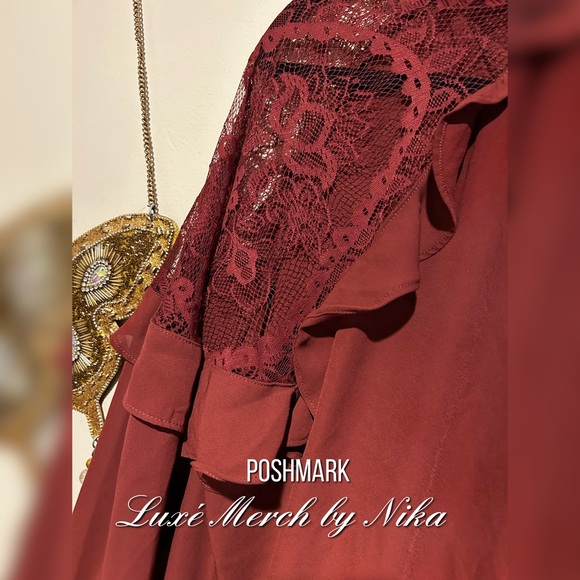 Torrid Lace Burgundy Blouse Size 1 - Picture 2 of 4